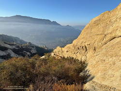 Sandstone rib on Calabasas Peak's Southeast Ridge. (thumbnail)