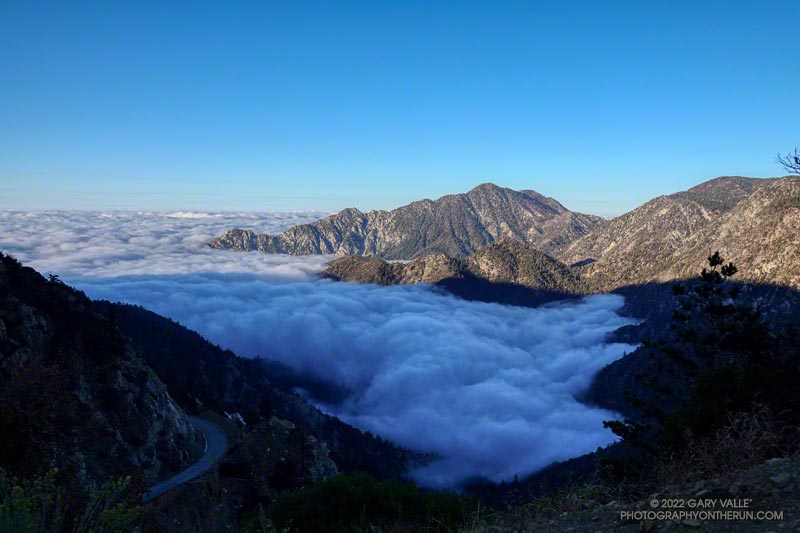 Twin Peaks from the PCT near Islip Saddle