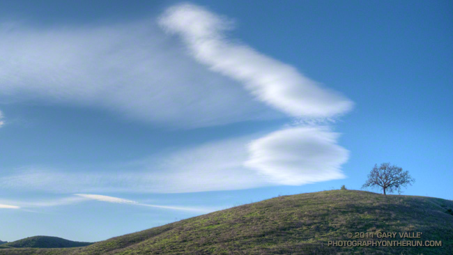 Mountain wave clouds