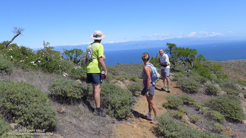 Art, Ann and Ernie discuss route options on Montañon Ridge.